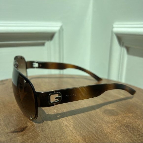 GUCCI Vintage Small Aviator Oval Sunglasses - Picture 7 of 7